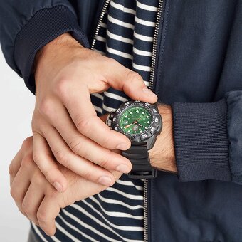Predám potápačské hodinky Luminox Scott Cassell - 4