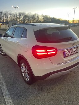Mercedes benz GLA 180 - 4
