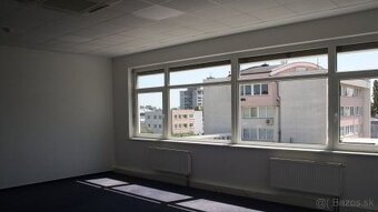 Kancelárske a administratívne priestory na prenájom - 4