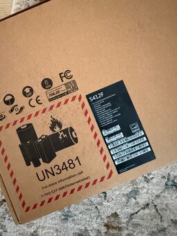 Asus VivoBook i3 - 4