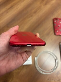 Apple iPhone SE 2020 128 gb RED - 4