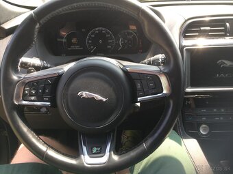 Jaguar F Pace R Sport 4x4 suv - 4