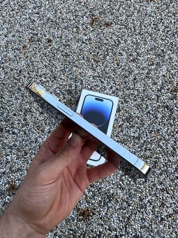 iPhone 14 Pro - baterie 100% - 4