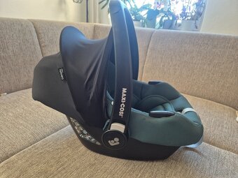 Maxi-Cosi Cabriofix i-size so zakladňou FamilyFix 3 - 4