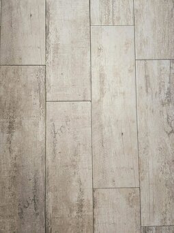 Gresová dlažba, vzor drevo - 4