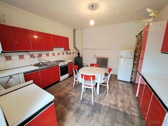 Rodinný dom s pozemkom vhodným na podnikanie - 4