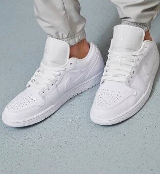 Nike AIR JORDAN 1 LOW - 4