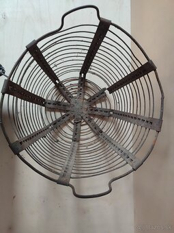 Staré kovové koše - 4