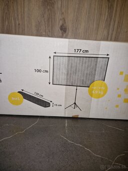 Projektor a plachta na premietanie - 4