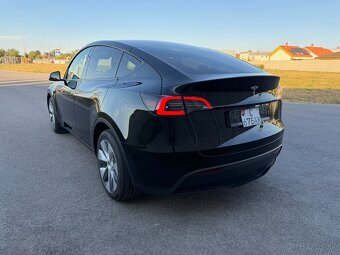 Tesla Model Y Long Range All-Wheel Drive - 4