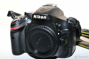Nikon D5200 + příslušenství - 4