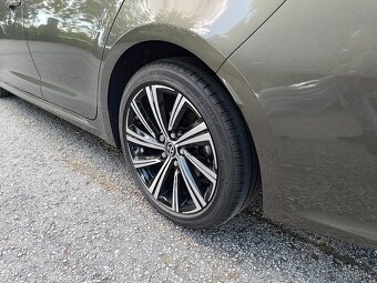 Toyota Corolla sedan 1.5 benzín - 6 MT Comfort Style Tech MY - 4
