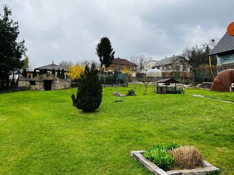 VÝNIMOČNÝ rodinný dom 1 100 m2 PO, Svinia - 4