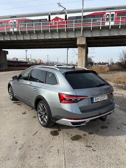 Škoda Superb Scout - 4