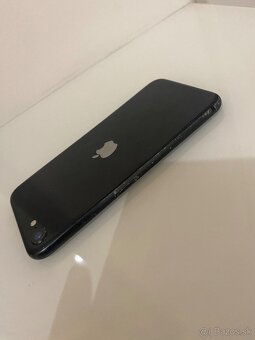 iPhone SE 2020 64gb na náhradné diely - 4