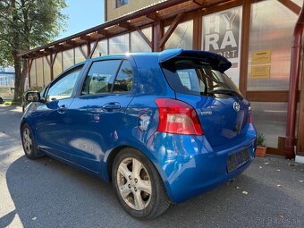 Toyota Yaris 1,3i - 4