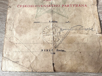 čs. odznak partyzán s dekretem o udělení - 4