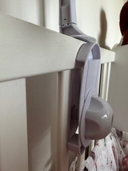 Kolotoč nad postieľku - 4