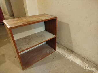 Starší zachovalý nábytok - 4