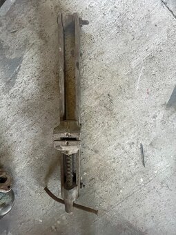 Predaj príslušenstva zo starej dielne - 4