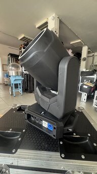 Predám rotačné hlavy LED Beam 200 s case - 4