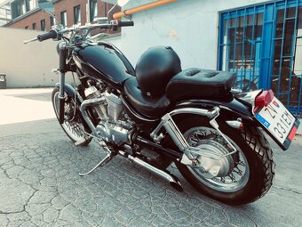 Suzuki Intruder 800 - 4