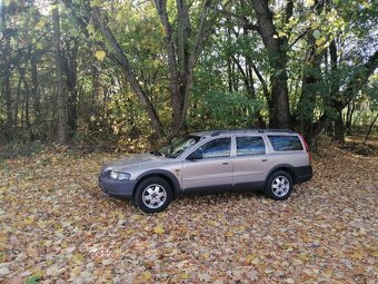 Predám Volvo XC70 2,5T AWD Crosscountry 154kw. - 4