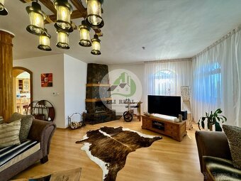 Exkluzívne bývanie na troch poschodiach s veľkou záhradou a  - 4