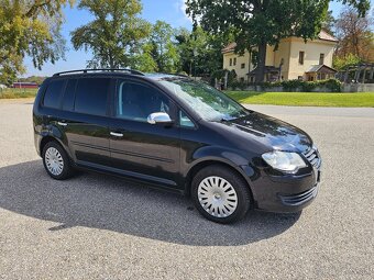 Touran 7 miest benzín  automat - 4