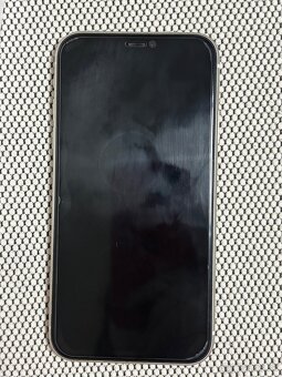 Predám Iphone 11 - 4