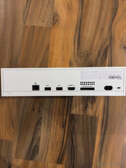 Predám XBOX Series S - 512GB - 4