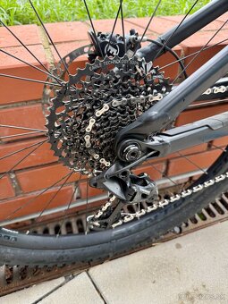 Trek Slash 8 ve velikosti L - 4
