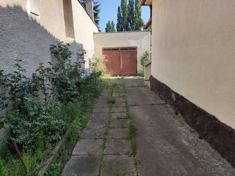 Ponúkame na predaj Rodinný dom na Samovej ul. v DNV - 4