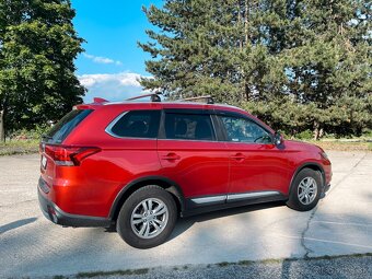 Mitsubishi Outlander 2.0 MIVEC 4WD r.2019 - 4