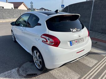 Peugeot 208 gti - 4