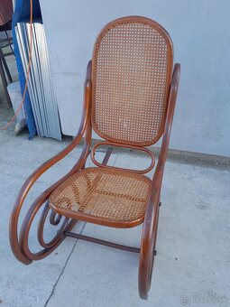 Predám staré hojdacie kreslo - 4