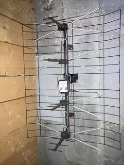 Predám novú anténu DVB - T/T2, a širokopásmovú anténu - 4