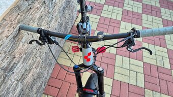 Celoodpružený horský bicykel značky CUBE - 4