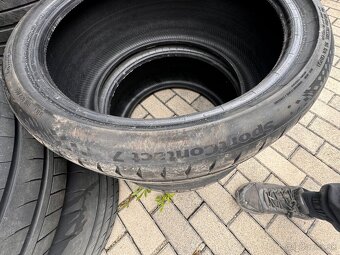 235/35 R19 continetal - 4