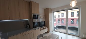 VILADOM KOMENSKÉHO 24A- 1 izb.byt, balk+vonk. park. - 4