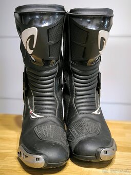 Forma Hornet 44 - 4