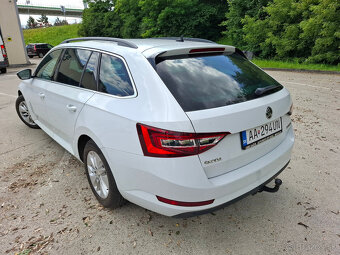 ŠKODA SUPERB COMBI 2,0 TDi r.v. 2017 - 4