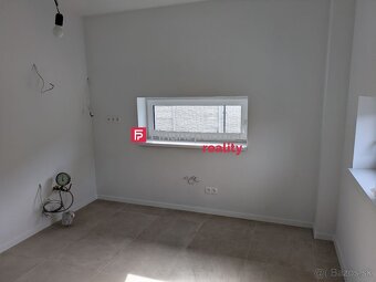Nový trojizbový byt v samostatnom dome s rozlohou 80 m2 neďa - 4