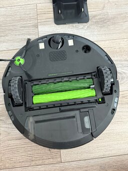 Predam iRobot Roomba j7 - 4
