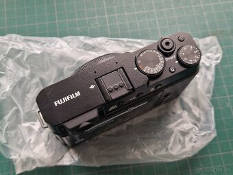 Fujifilm X-E4 - 4