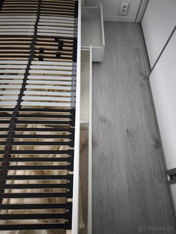 Biela posteľ 140x200 s roštom, matracom a úložným priestorom - 4