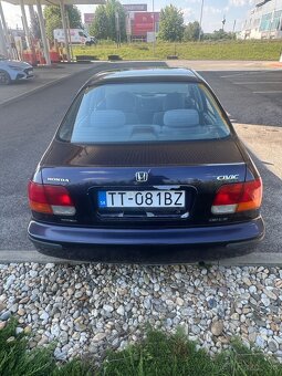 Honda Civic 1.5 V-tec sedan - 4