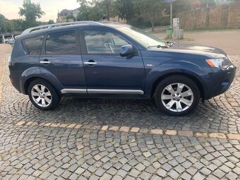 Mitsubishi Outlander 2.2 DI-D 4x4 instyle 7miest navi xenon - 4