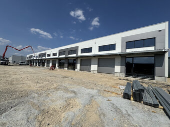Predaj novopostaveného obchodného skladu 300 m² pri diaľnici - 4