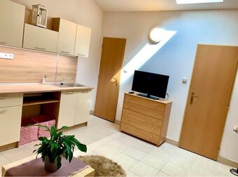 Prenájom -garzonka. - 4